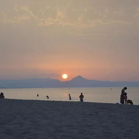 Cosy With Pool And Near Appartement Dénia