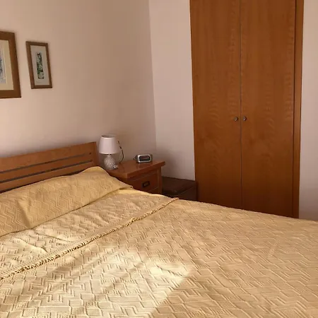 Cosy With Pool And Near