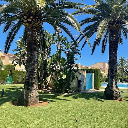 Cosy With Pool And Near