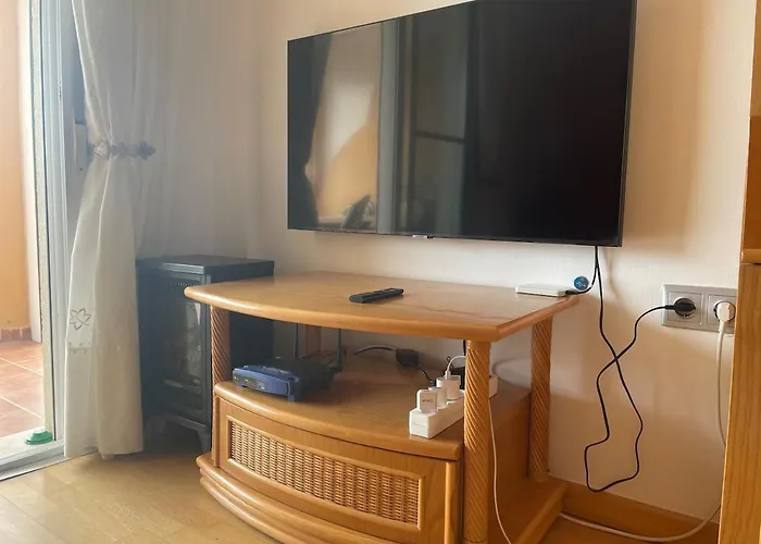 Cosy With Pool And Near