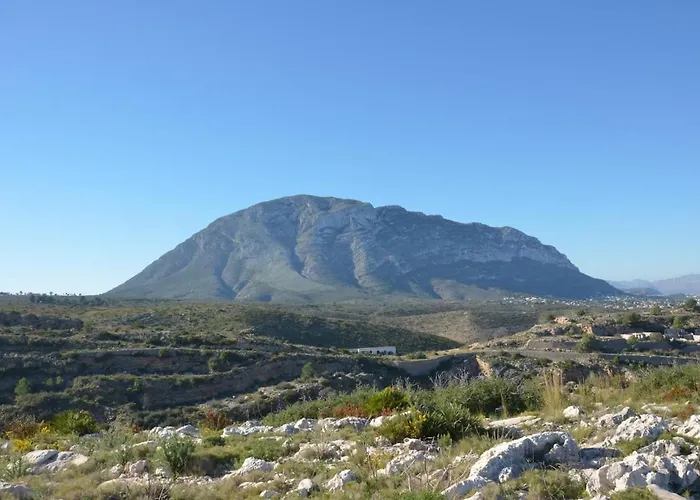 Cosy With Pool And Near