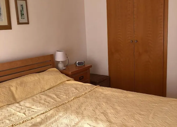 Cosy With Pool And Near